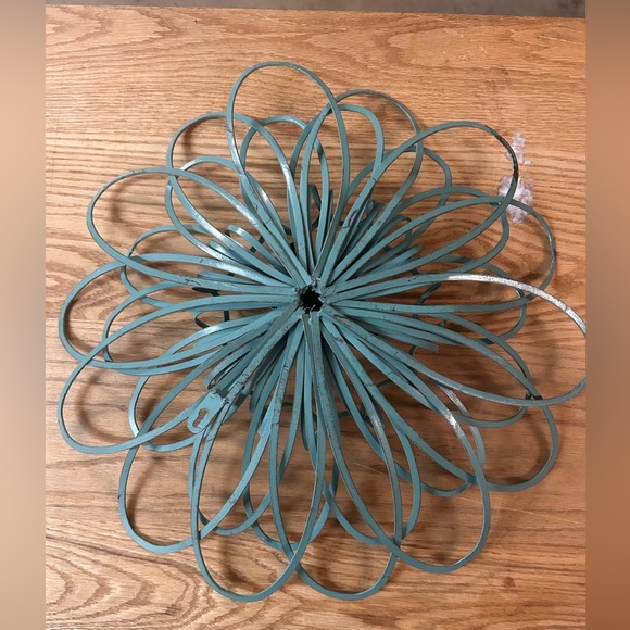 Set of 2 Metal Wall Decor 16” Diameter - Picture 2 of 2